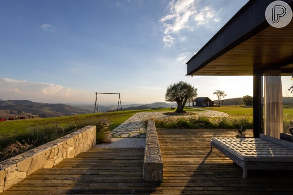 Rancho da Montanha: arquitetos destacam 'conectividade entre os diferentes espaços através de caminhos e muretas de pedra natural'