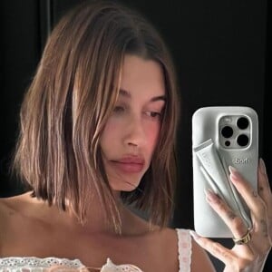 Hailey Bieber mostra corpo real 2 meses após nascimento do primeiro filho e ganha elogios de fãs