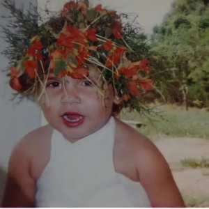 Marília Mendonça na infância: cantora foi 'chorona', segundo uma enfermeira 