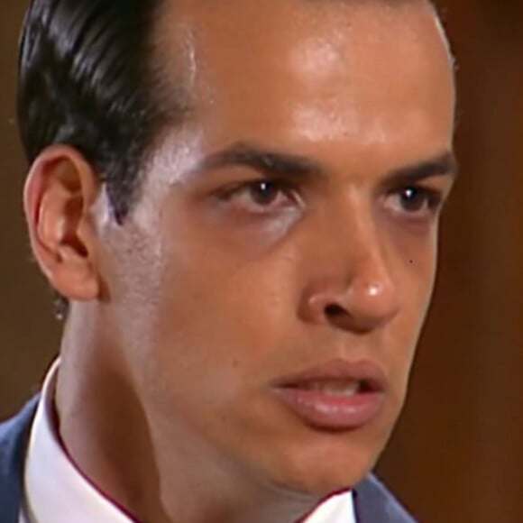 Ivan (Thiago Luciano) não ficará com Cristina (Flavia Alessandra) no final de Alma Gêmea