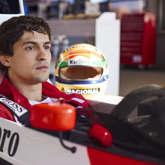 Gabriel Leone chocou web com semelhança com Ayrton em 'Senna'