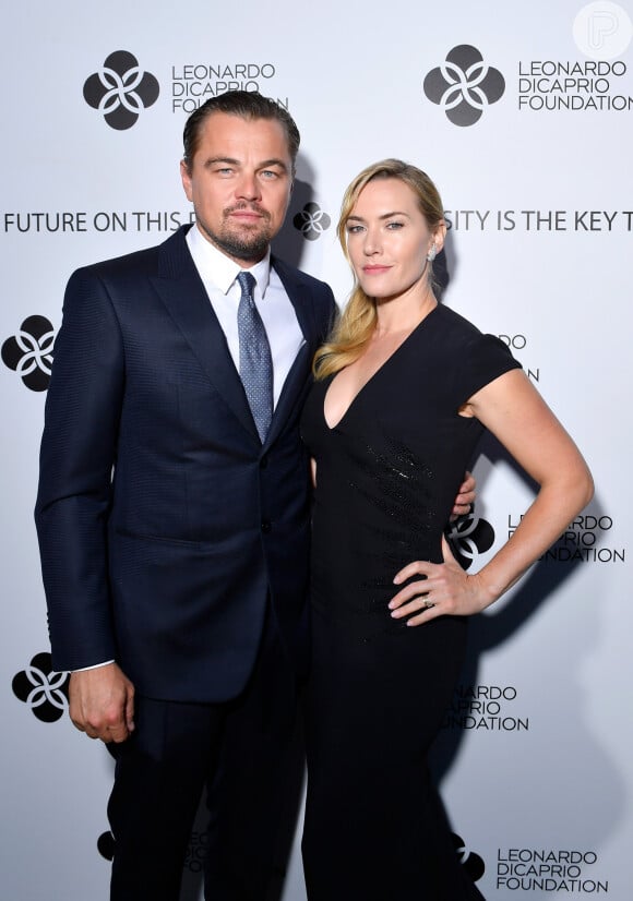 Leonardo DiCaprio exalta amiga: 'Eu continuo impressionado. Continuo admirando sua força, sua integridade, seu talento e sua paixão por cada projeto que você cria. Sem mais delongas, um dos grandes talentos da minha geração: a única e inigualável Kate Winslet'