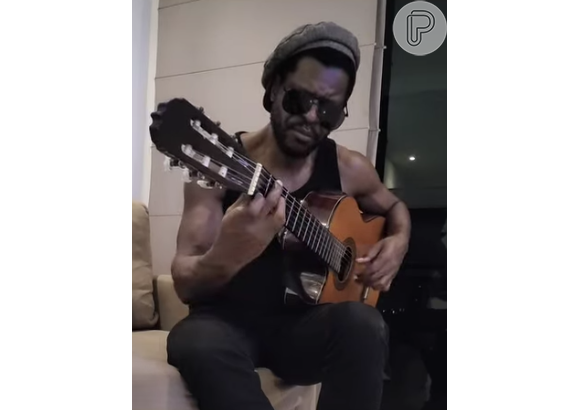 Bukassa Kabengele, o Marcel de Mania de Você, também é músico