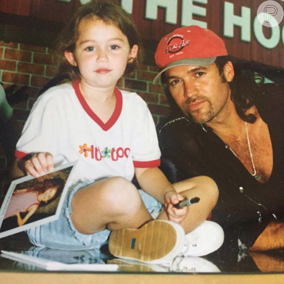 Miley Cyrus na infância: estrela é filha do astro country Billy Ray Cyrus