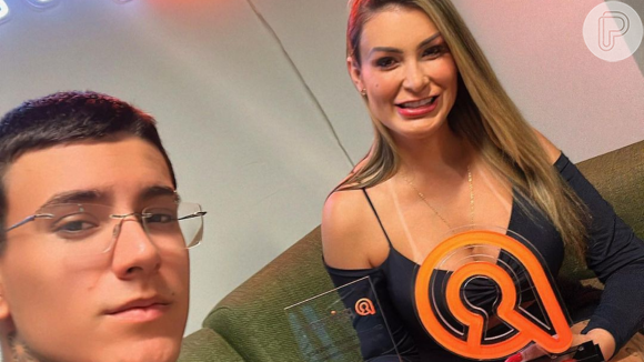 Arthur, filho de Andressa Urach, é responsável pelos vídeos eróticos da modelo