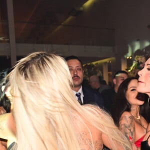 Andressa Urach deu cusparada em Juju Ferrari durante nova briga, dessa vez em inauguração de uma casa de apostas