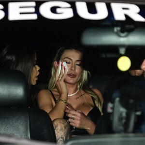 Andressa Urach ficou com o rosto ensanguentado durante briga com Juju Ferrari