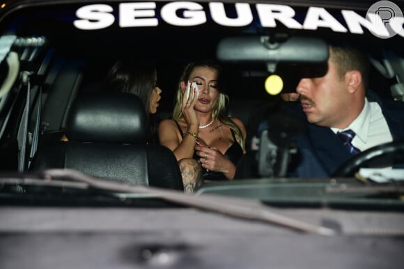 Andressa Urach ficou com o rosto ensanguentado durante briga com Juju Ferrari