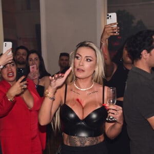 Andressa Urach se machucou em briga com Juju Ferrari