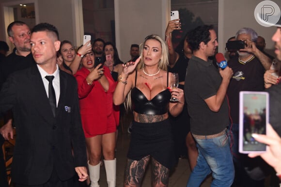 Andressa Urach se machucou em briga com Juju Ferrari