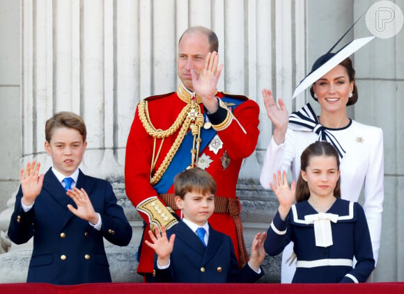 Princesa Charlotte é filha de Kate Middleton e de Príncipe William. Ela tem os irmãos Louis e George.