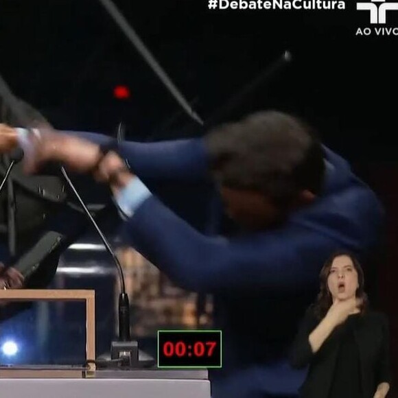 Datena acertou uma cadeirada em Pablo Marçal durante debate na Cultura
