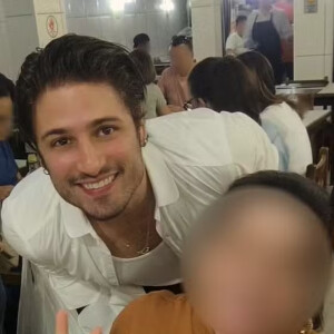 Daniel Rocha está namorando a atriz Vitória Strada