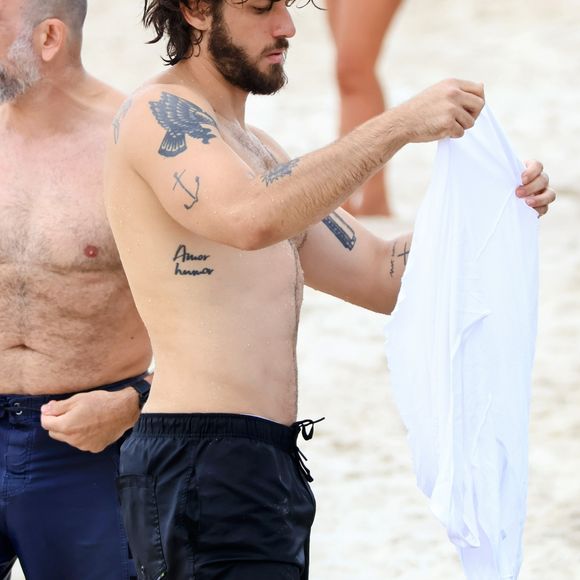 Chay Suede, o Mavi de 'Mania de Você', tem mais de 13 tatuagens espalhadas pelo corpo