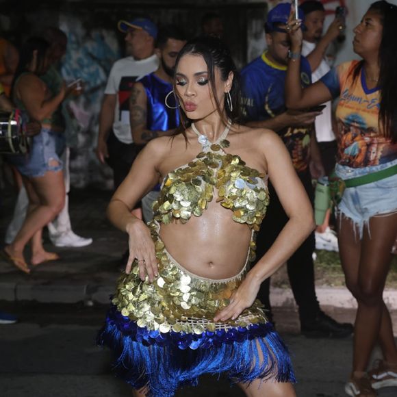 Grávida, Lexa, rainha de bateria da Unidos da Tijuca no carnaval 2025, msotrou que está no pique para o desfile da azul e amarela