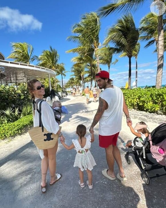 Virgínia Fonseca foi a um parque aquático com Zé Felipe e as filhas neste domingo, 8 de dezembro