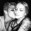 Rômulo Arantes Neto publica foto dando beijo em Cleo Pires