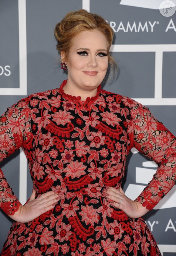 Adele está no topo da lista dos artistas mais ricos da Inglaterra com menos de 30 anos