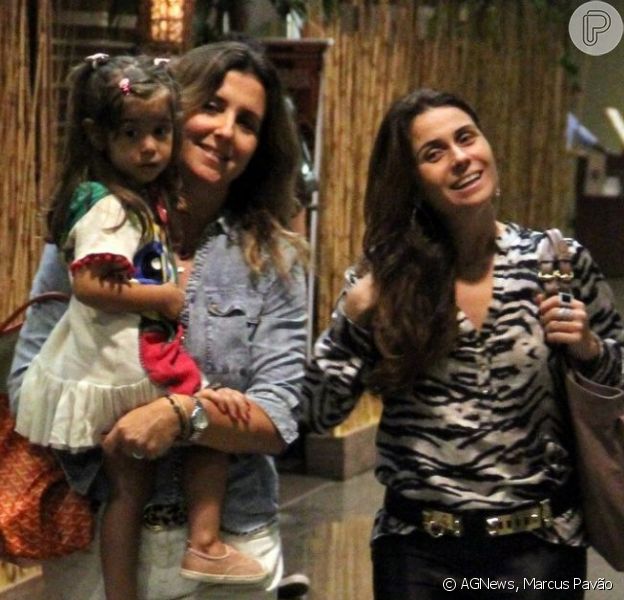 Giovanna Antonelli passeia com os filhos em dia de folga de 'Salve Purepeople