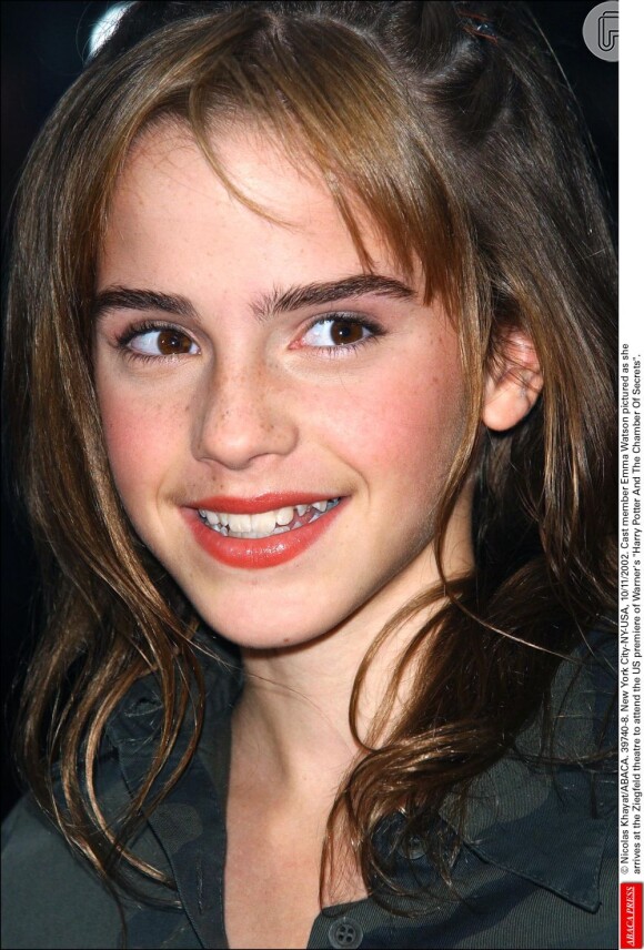 O rostinho de menina de Emma Watson no detalhe, em 2002