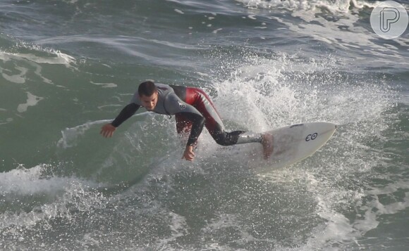 Cauã tem surfado quase todos os dias durante as suas férias