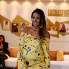 Namorada de Eike Batista, Flávia Sampaio mostrou o barrigão de sete meses de gravidez no Fashion Rio, nesta sexta-feira, 19 de abril de 2013