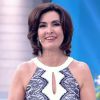 Fátima Bernardes apresentou o programa 'Encontro' e repetiu o vestido já usado por Bruna Marquezine, que custa R$779,50