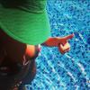 Fernanda Souza mostra corpo em dia em piscina