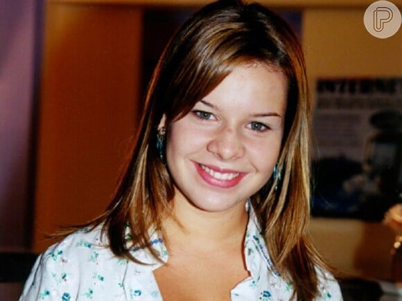Fernanda Souza atuou em "Malhação" entre 1999 e 2001, como a personagem Helô. Ela era namorada de Cabeção(Sérgio Hondjakoff)