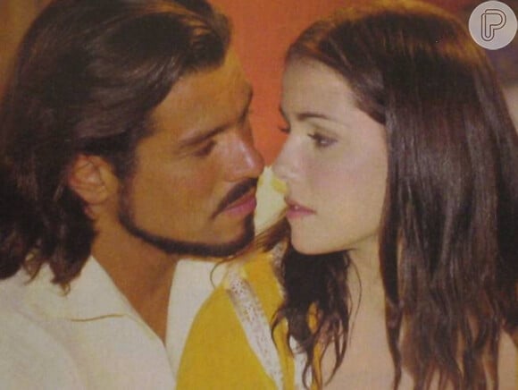 Após o divórcio com Rogério Gomes, Papinha, Deborah Secco ficou 11 meses com o ator Maurício Mattar, em 2001