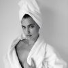 A ex-namorada de Cristiano Ronaldo, Irina Shaik, também não ficou de fora do projeto 'Towel Series'