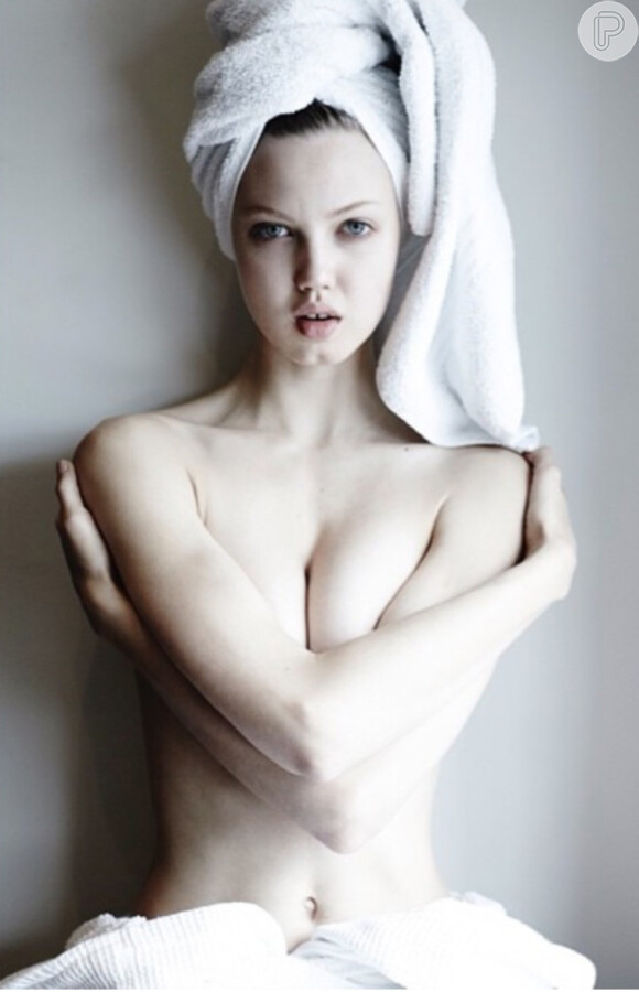 Sexy foi a foto de Lindsey Wixon feita por Mario Testino para o projeto 'Towel Series'