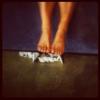 JOão Vicente de Castro publica foto dos pés de Sabrina Sato