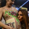 Ivete Sangalo beija a barriga de grávida da mulher de Serginho Groisman, Fernanda Molina, na gravação do programa 'Altas Horas'