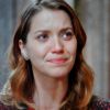 Laura (Nathalia Dill) se recusa a ir para o Hospital Bittencourt e procura ajuda de Caíque (Sergio Guizé), em 'Alto Astral'