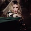 Madonna dança em meio aos destroços de um cenário apocalíptico em 'Ghosttown'