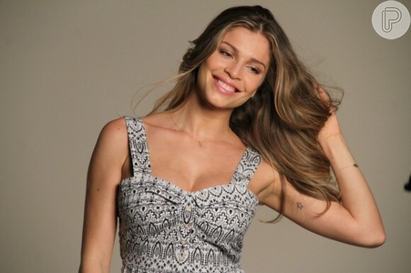 Grazi Massafera é a estrela da campanha de verão 2012 da marca Hering