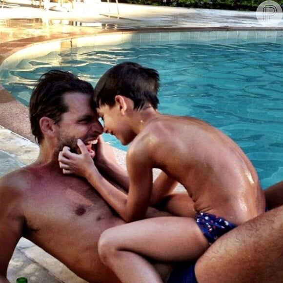 Henri Castelli adora publicar fotos com o filho, Lucas