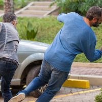 Novela 'Sete Vidas': Vicente e Miguel brigam fisicamente por causa de Lígia