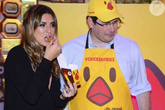 Fernanda Paes Leme saiu da dieta em evento em SP