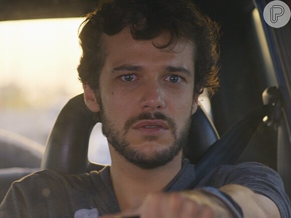Pedro (Jayme Matarazzo) decide ficar com Taís (Maria Flor) por causa do filho e desiste de Júlia (Isabelle Drummond), na novela 'Sete Vidas'
