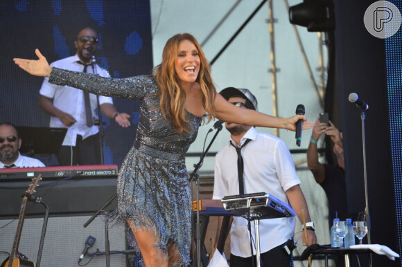 Ivete Sangalo faz show em homenagem a Tim Maia na praia do Pina, em Recife, Pernambuco, neste domingo, 26 de abril de 2015