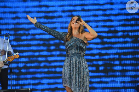 Ivete Sangalo faz show em homenagem a Tim Maia na praia do Pina, em Recife, Pernambuco, neste domingo, 26 de abril de 2015