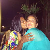 Ivete Sangalo e Glória Maria posam juntas sem maquiagem em Pernambuco