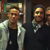 Neymar e Pedro Scooby posam juntos em Barcelona