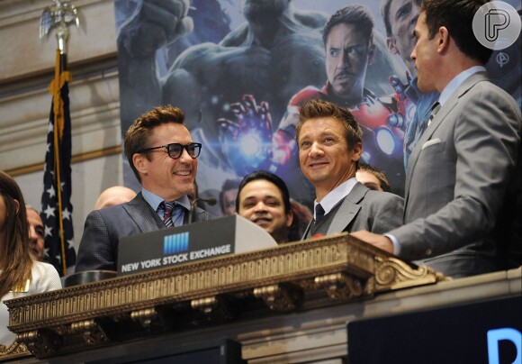 Robert Downey Jr. e Jeremy Renner na Bolsa de Valores de Nova York