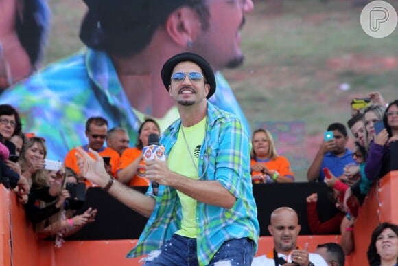 Latino cantou sucessos no show em homenagem ao Dia do Trabalho, que reuniu cerca de 1 milhão de pessoas