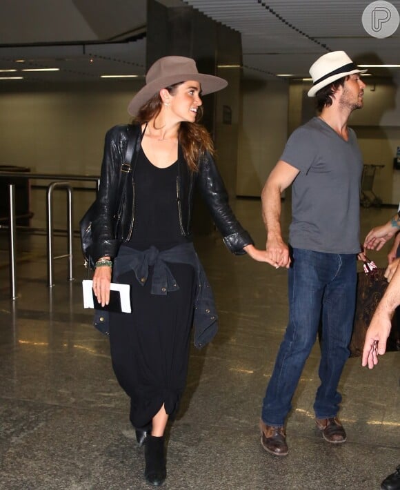 Ian Somerhalder e a mulher, Nikki Reed, chegaram no Rio neste sábado, 2 de maio de 2015