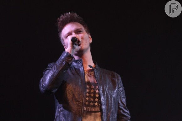 No último domingo (26), Michel Teló arrebatou o Billboard Awards 2013, na categoria Top Latin Song, com a canção 'Ai Se Eu Te Pego'
