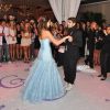 Bruna Marquezine dançando valsa com Caio Castro em sua festa de 15 anos